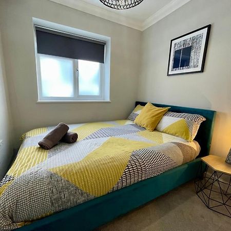 Stylish Modern Two Bedroom Apartment With Garden Κάρντιφ Εξωτερικό φωτογραφία